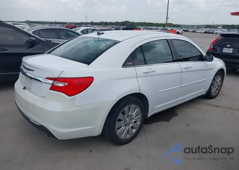 2013 Chrysler 200 Lx z USA, uszkodzony, nr VIN 1C3CCBAB9DN568681